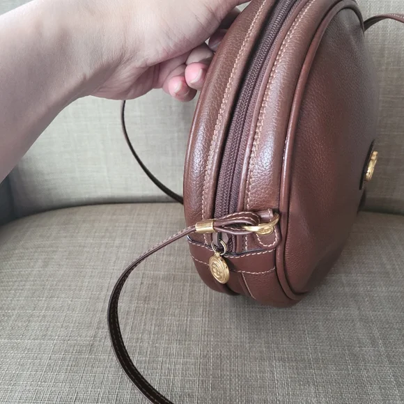 Gucci Round Brown Leather Crossbody Bag - Picture 4 of 16